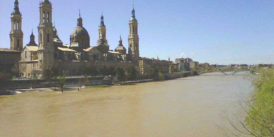 Ebro_crecido_en_Zaragoza